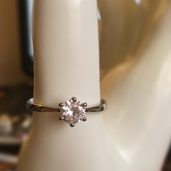 Sublime 1ct White Sapphire Classic Solitaire Ring - Picture 5 of 8